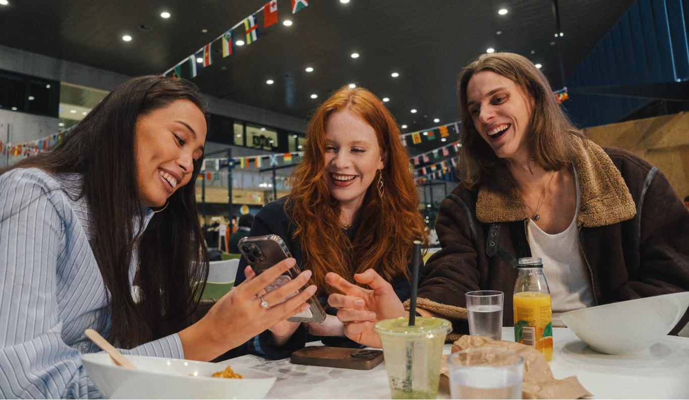 Snjalltryggingar background